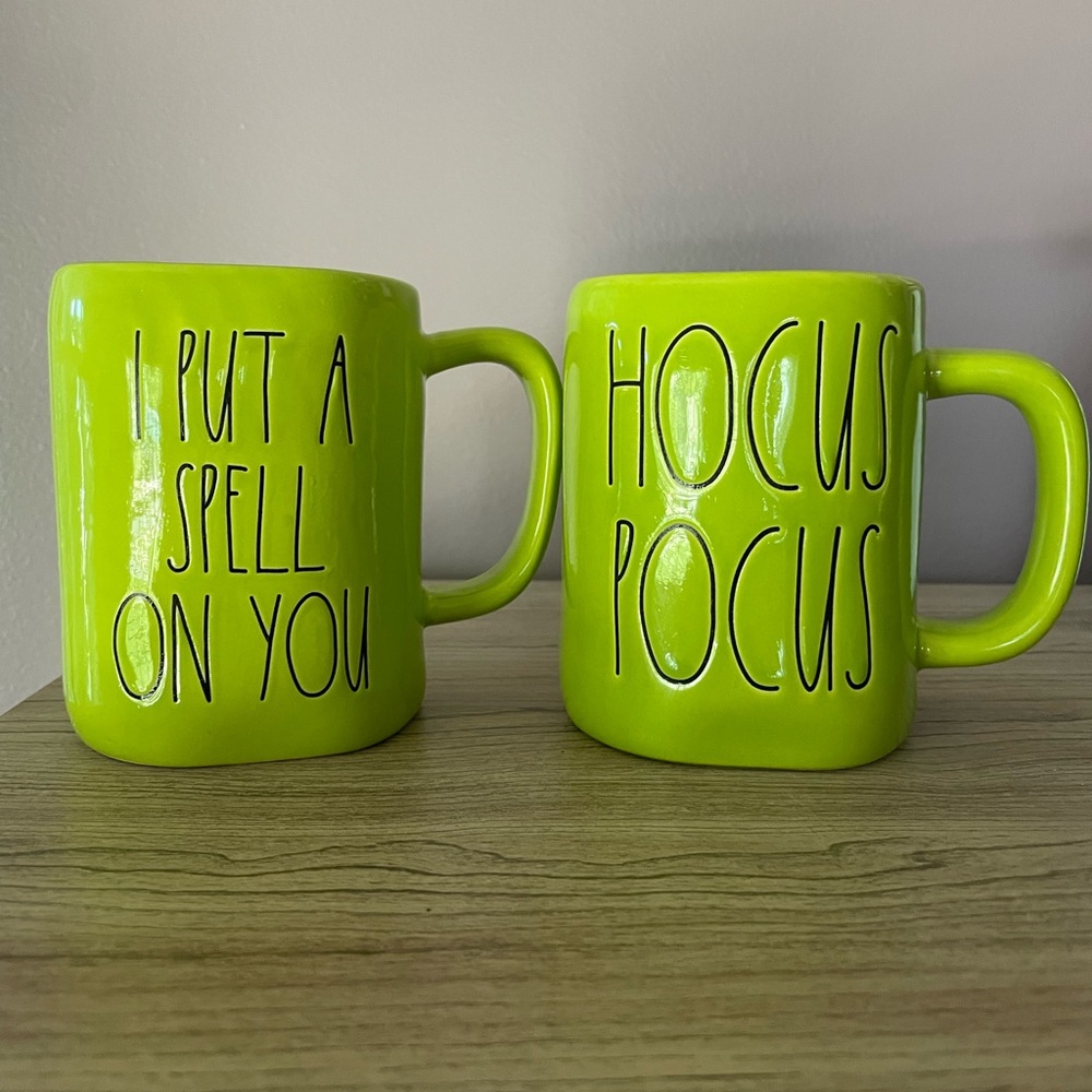 RAE DUNN HALLOWEEN MUGS
